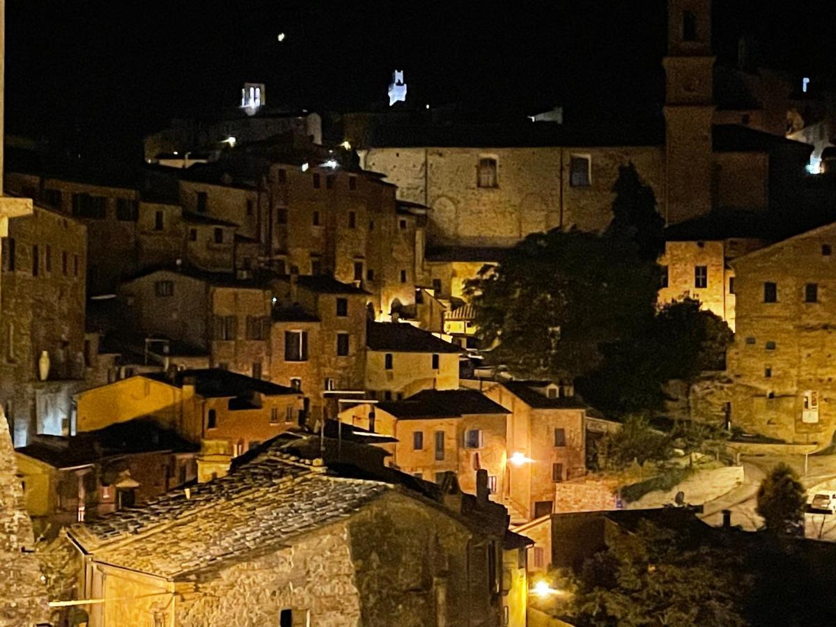 Pulcinella Appartamento Tipico Centro Storico Montepulciano Stazione Exterior foto